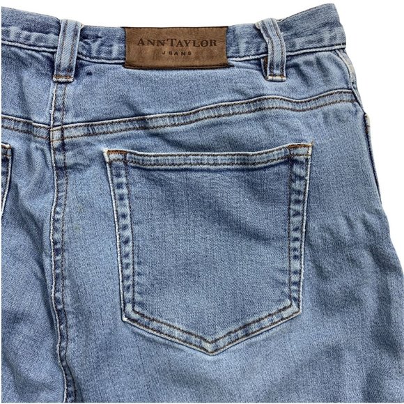 Ann Taylor 10 Jeans Low Rise Light Wash 31" X 29.5" - Picture 5 of 5
